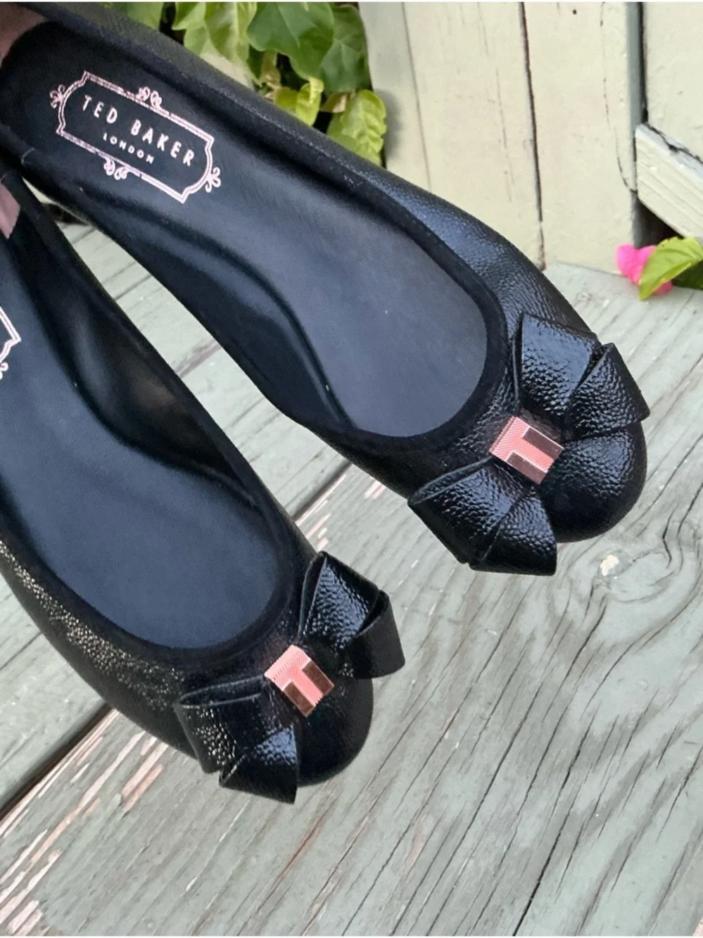 Ted Baker Immet Black Textured Bow Ballet Flats with Pink Accent Size 5.5